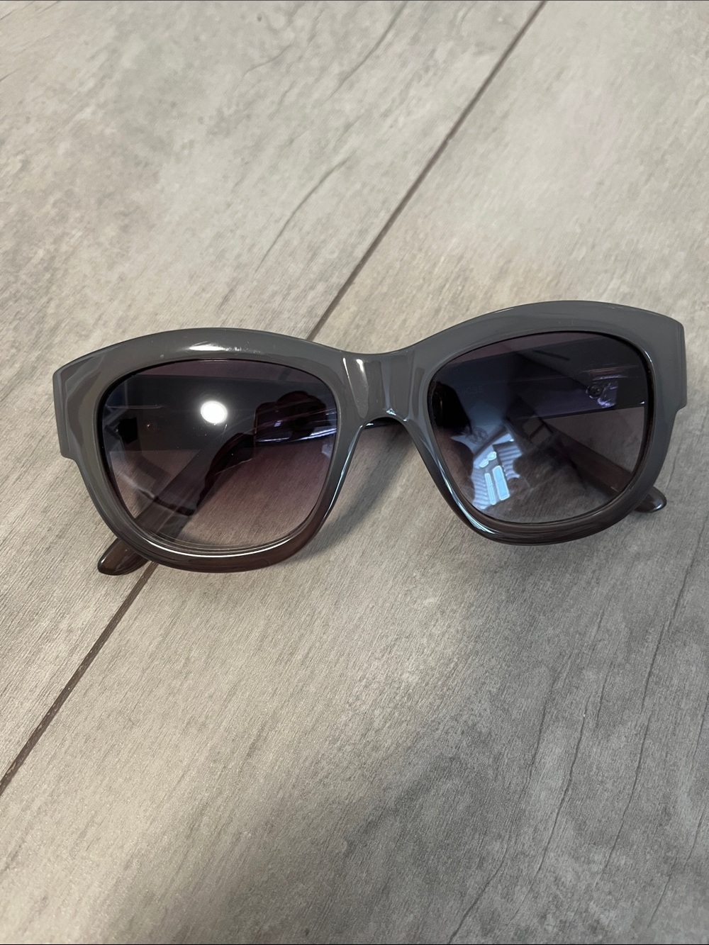🤎HOST PICK 🤎 NWOT Stylish Taupe Sunglasses - Picture 1 of 6